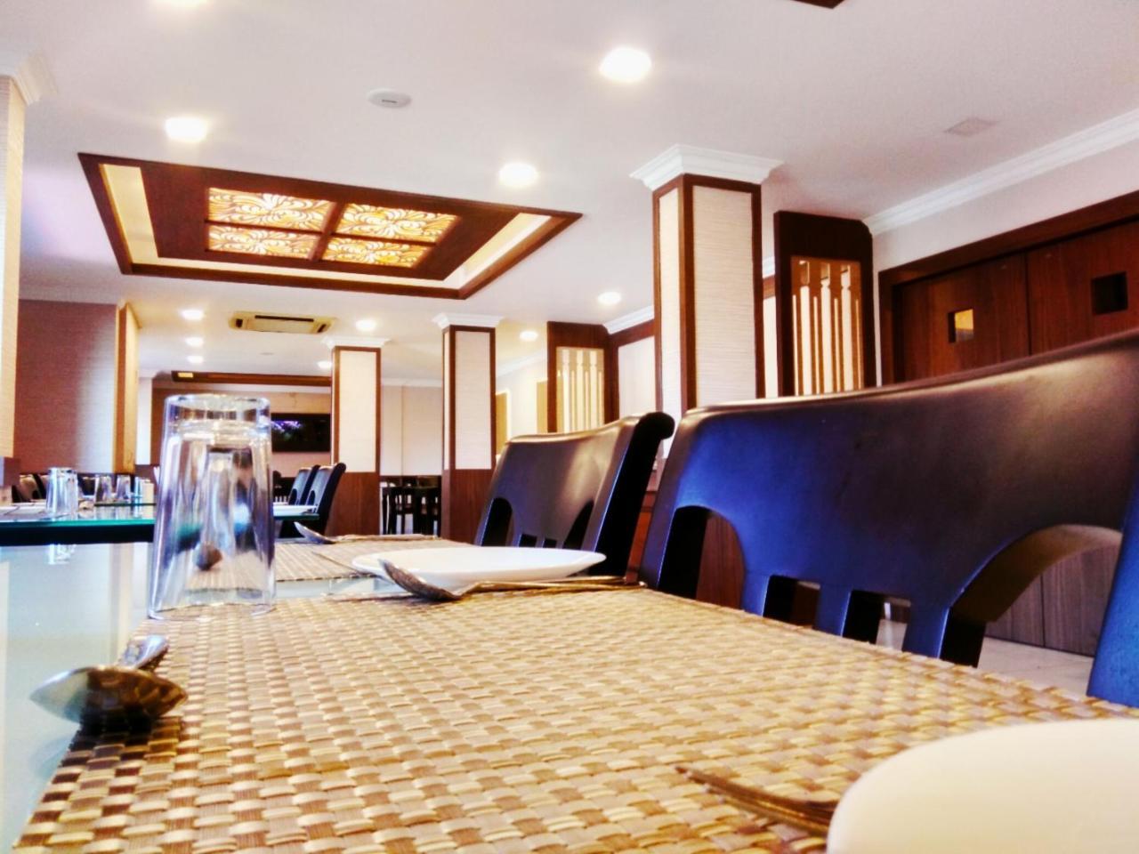 Prayana Hotels Kochi Kültér fotó